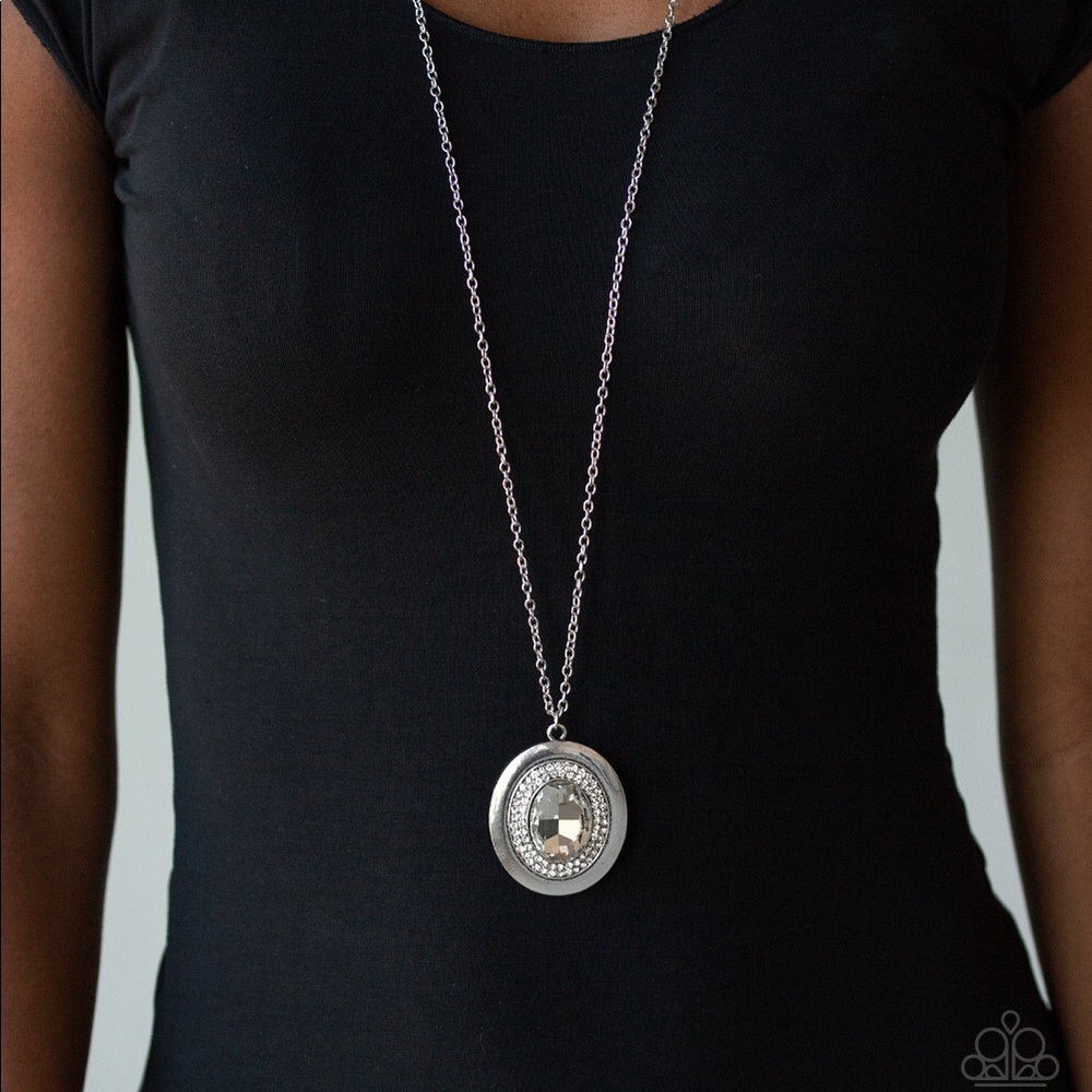 Necklace and earring set